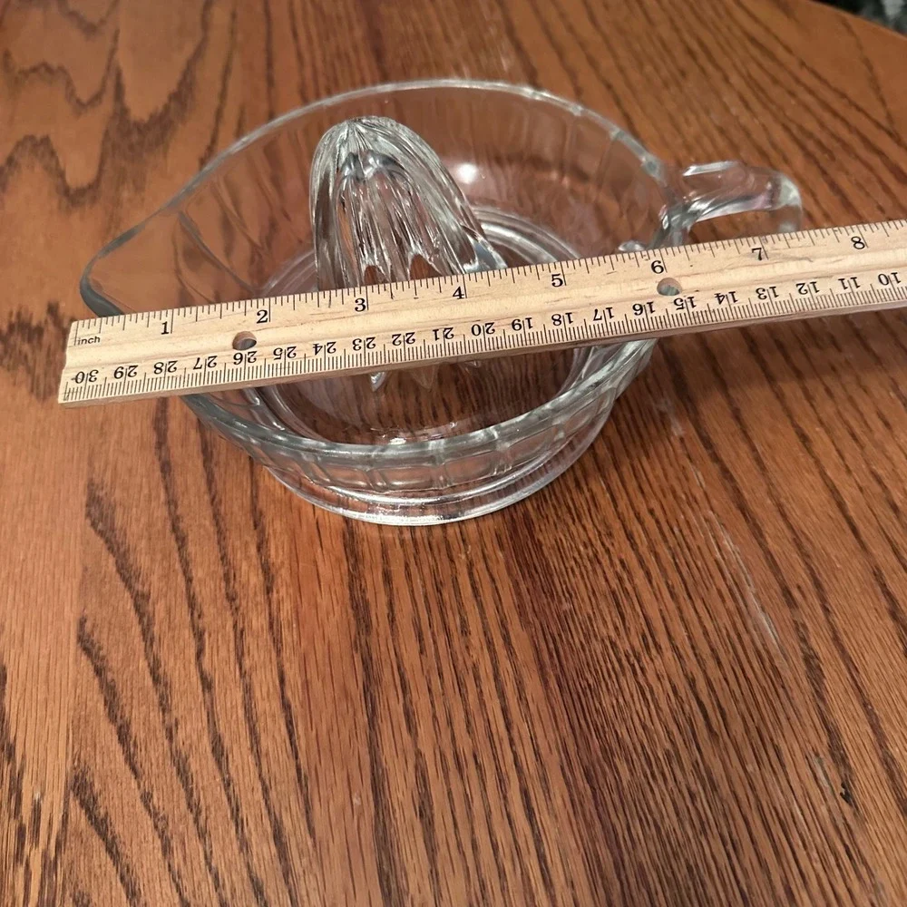 Vintage Glass Citrus Juicer Reamer Clear Excellent Starburst Base